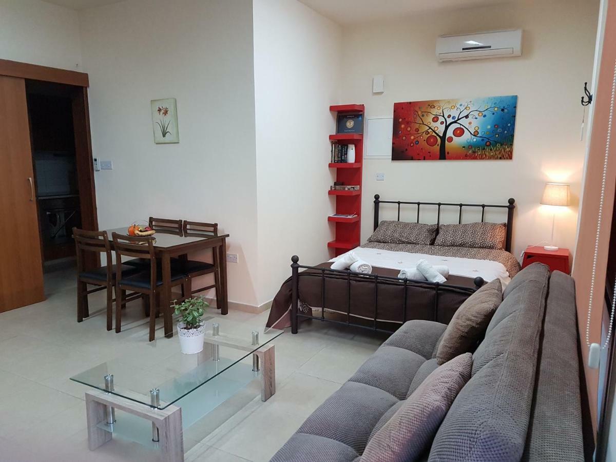 Kerynia Apartments Paphos Exterior photo